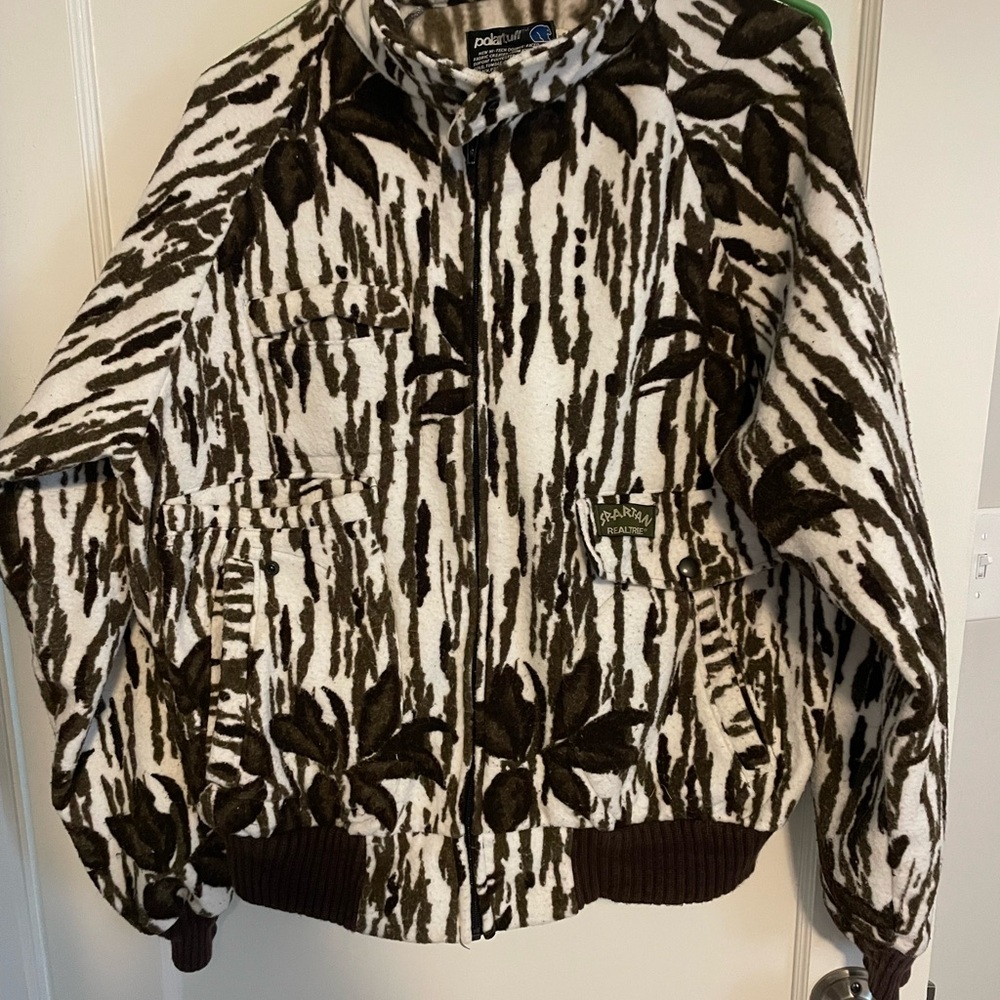 Polar Fleece Jacket with Leaf Pattern